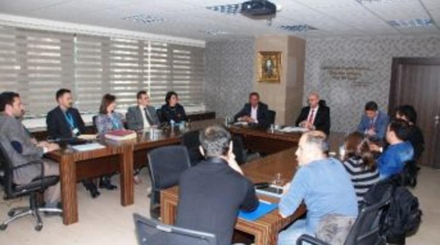 İzmit Belediyesi, K&ouml;yler İ&ccedil;in Toplandı