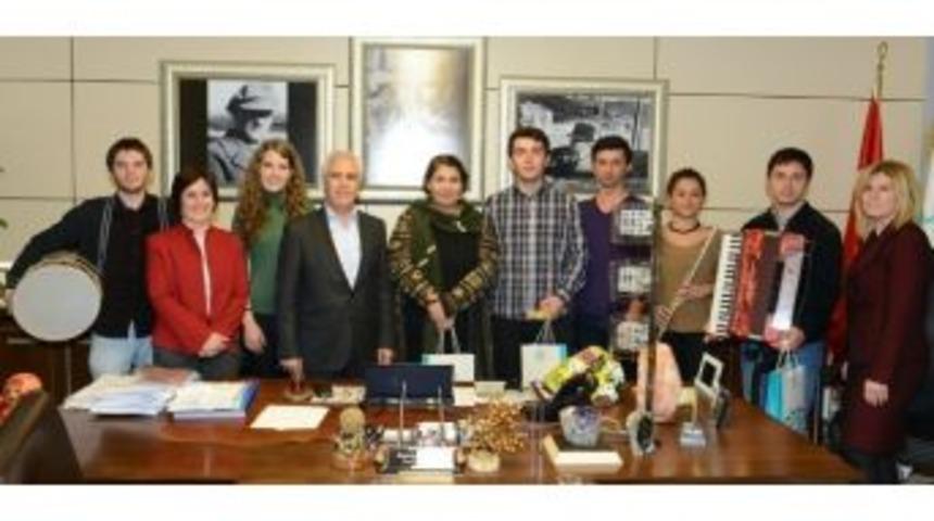 Nil&uuml;fer Halk Evi&rsquo;nde Kafkas Konseri