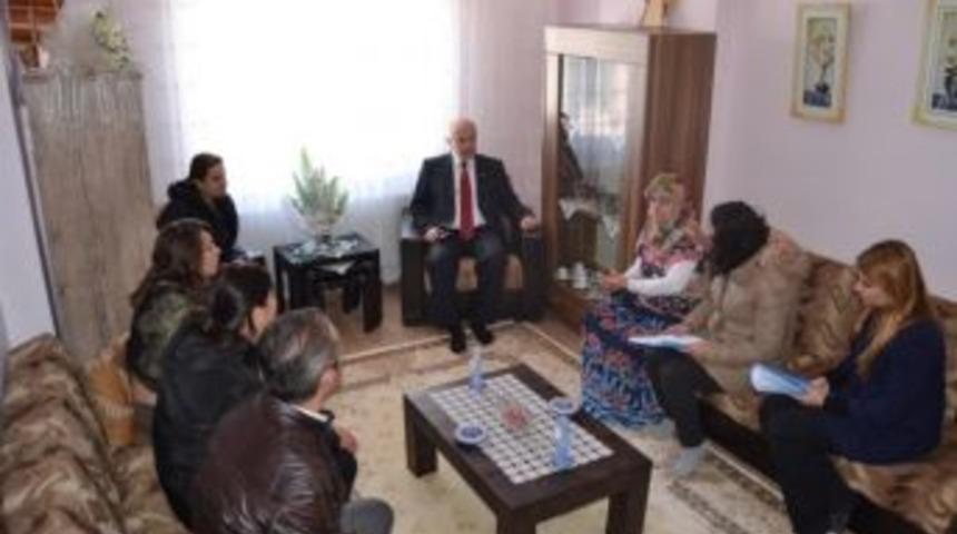 Paland&ouml;ken Kaymakamı Ev Ziyaretlerinde