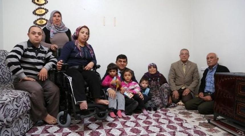 Başkandan Engelli Vatandaşa Ak&uuml;l&uuml; Tekerlekli Sandalye