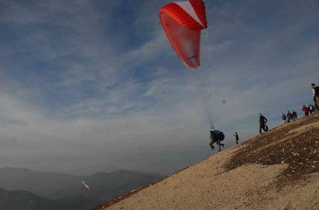 Turizmi 12 Aya Yayacak Pisti Vali Çiçek Açtı