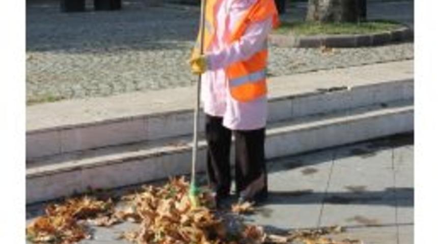 Çifte Diplomalı Temizlik İşçisi