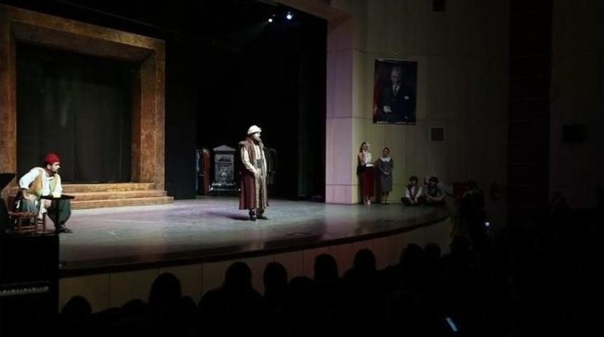 Afa&rsquo;da Sahnelenen &lsquo;kanlı Nigar&rsquo; İsimli Oyun B&uuml;y&uuml;k Beğeni Kazandı