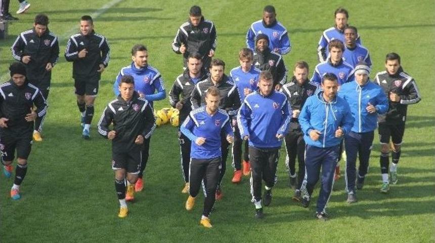 Kardemir Karab&uuml;kspor&rsquo;da, Gen&ccedil;lerbirliği Ma&ccedil;ı Hazırlıkları S&uuml;r&uuml;yor