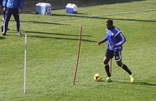 Kardemir Karab&uuml;kspor&rsquo;da, Gen&ccedil;lerbirliği Ma&ccedil;ı Hazırlıkları S&uuml;r&uuml;yor 1