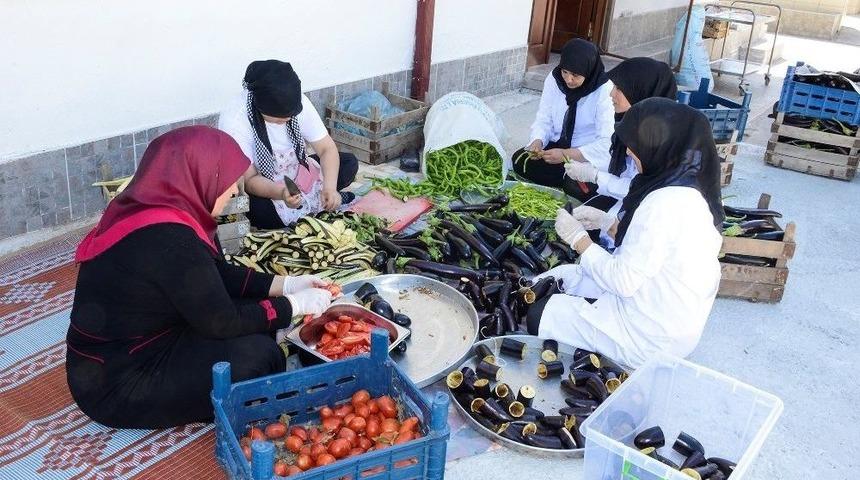 Bacıyan-ı Meram Ev Ekonomisine Katkı Sağlıyor