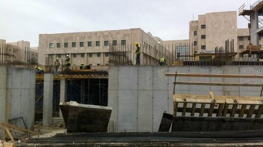 Yeni Devlet Hastanesinde Çalışmalar Sürüyor