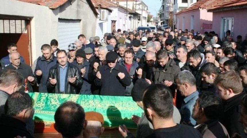 Ufuk Döşlü’nün Hayatını Kaybetmesi Altınova’ Yı Yasa Boğdu