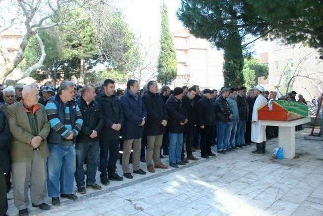 Ufuk Döşlü’nün Hayatını Kaybetmesi Altınova’ Yı Yasa Boğdu