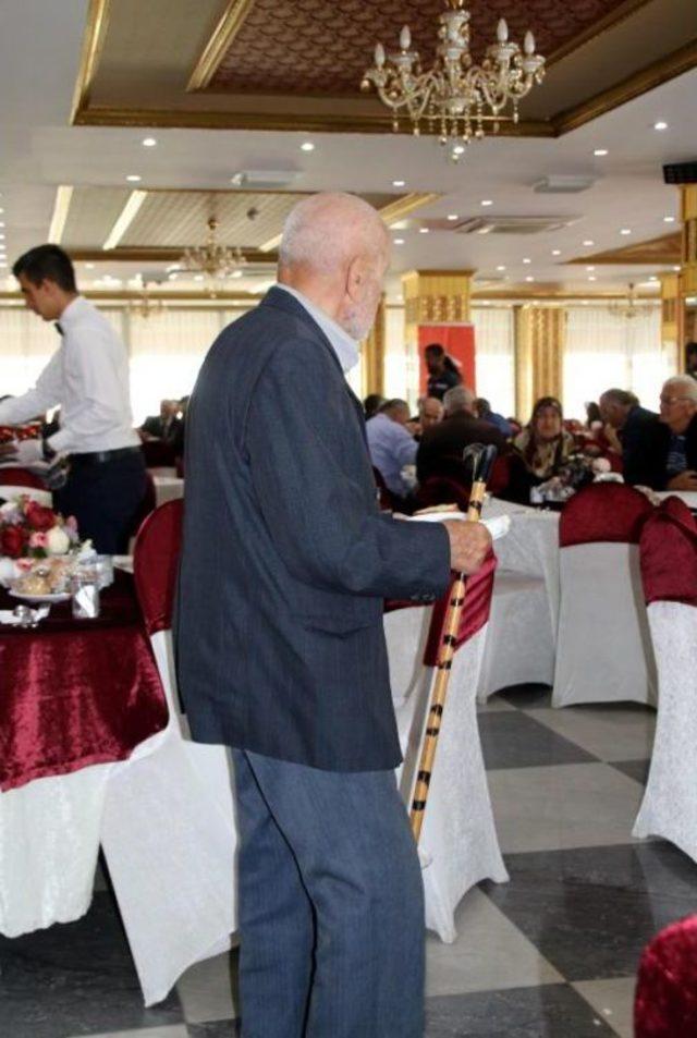 Protokole Garsonlu, Gazilere Self Servis 1