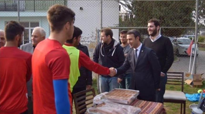 Bal&ccedil;ova Yaşamspor&rsquo;a Ak Destek