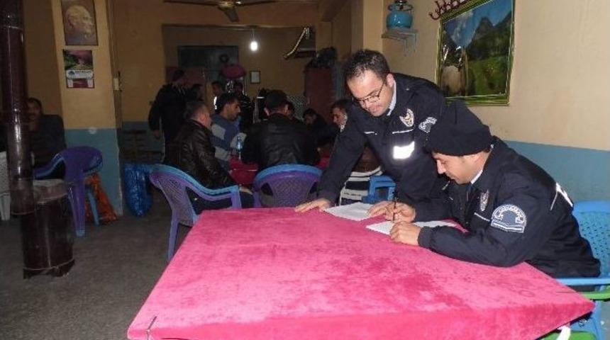 G&ouml;lbaşı İl&ccedil;esinde Polis Kahvehaneleri Denetledi