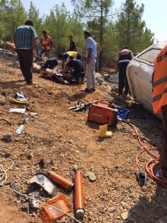 Ermenek'te Minibüs Uçuruma Yuvarlandı: 1 Ölü, 7 Yaralı