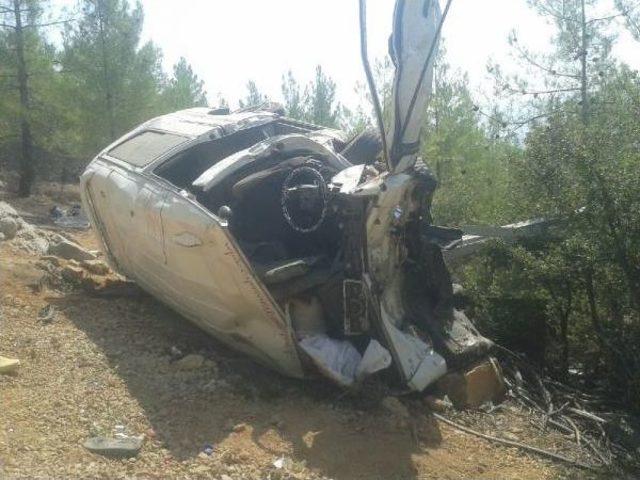 Ermenek'te Minibüs Uçuruma Yuvarlandı: 1 Ölü, 7 Yaralı