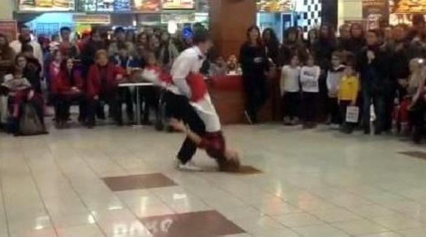 Liseli Kızın Dansı Hastanede Bitti