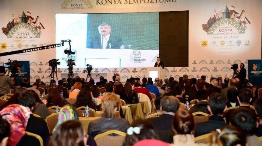 Konya&rsquo;da Medeniyet, Şehir Ve &Uuml;niversite Konuşuluyor
