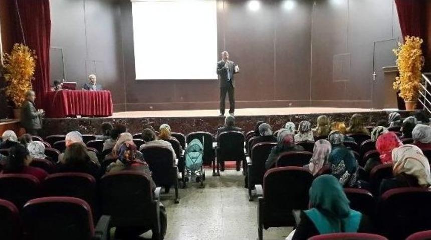 Usta &Ouml;ğreticilere Ergenlik Semineri
