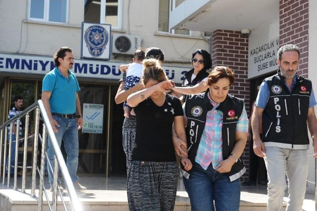 Kadın Zehir Tacirleri Adliyeye Sevk Edildi