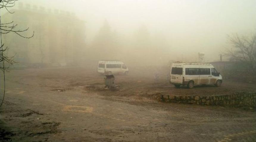 Gerger&rsquo;de Yoğun Sis Hayatı Olumsuz Etkiledi