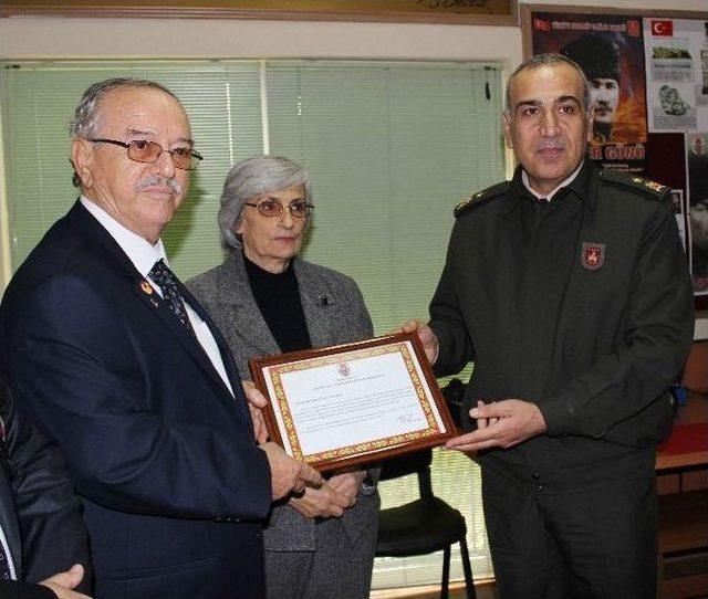 Kıbrıs Gazisi, Savaş Hatıralarını Askeri Müzeye Bağışladı