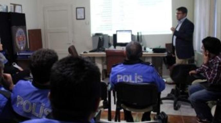 Toplum Destekli Polislere &rsquo;madde Bağımlılığıyla&rsquo; İlgili Seminer