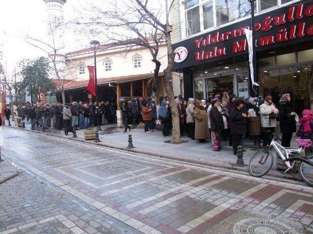 Burdur’da Trafik Kazasında Hayatını Kaybeden Nur Akay Tekirdağ’da Toprağa Verildi