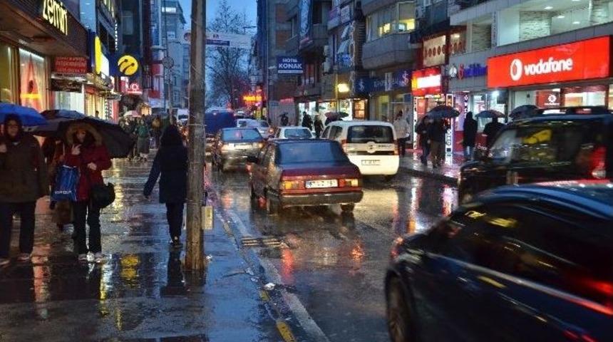 Şiddetli Yağış Etkili Oldu