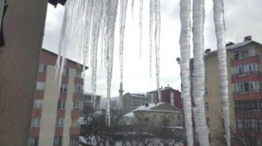 Erzurum&rsquo;da Buz Ter&ouml;r&uuml; Sona Eriyor