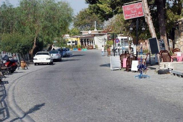 Alman Kazı Heyeti Tapınak Yolunun Trafiğe Kapatılmasını İstedi