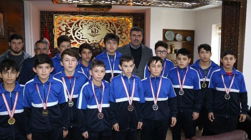 Kepsutlu G&uuml;reş&ccedil;ilerin Başarıları Y&uuml;zleri G&uuml;ld&uuml;rd&uuml;