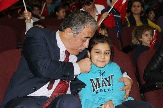 Tse Tiyatro Grubu&rsquo;ndan &lsquo;&ouml;nce Kalite&rsquo; Oyunu 1