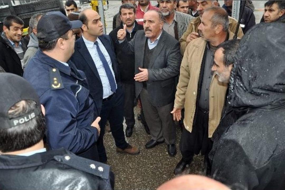 Kavşağın Kapatılmasına Tepki G&ouml;sterdiler