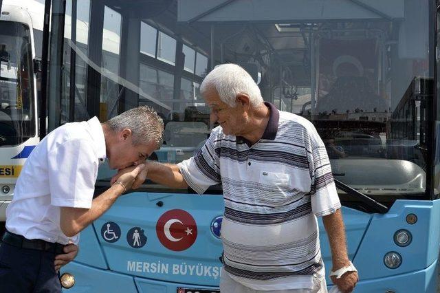 Belediye Otobüsü Şoföründen Alkışlanacak Hareket