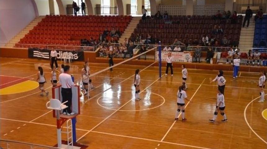 Aydın&rsquo;da Okullararası Voleybol M&uuml;sabakaları Başladı