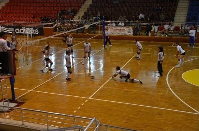 Aydın&rsquo;da Okullararası Voleybol M&uuml;sabakaları Başladı 1