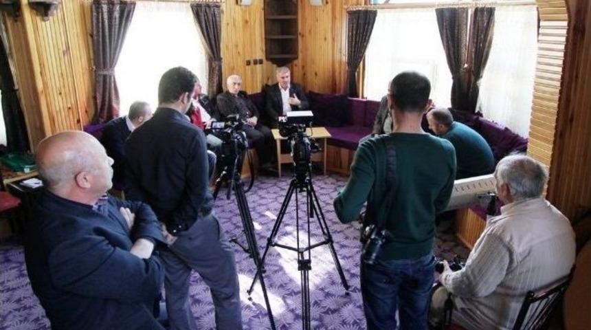 Belediye Başkanı Memiş, Basın Mensuplarıyla Kahvaltıda Bir Araya Geldi