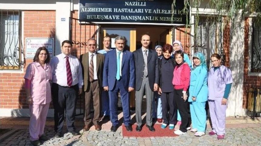 Üniversiteli Gençler Alzheimera Farkındalık Getiriyor