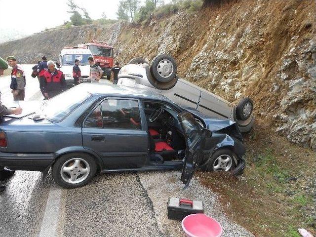 Marmaris&rsquo;te Trafik Kazası :1&rsquo;i Ağır 5 Yaralı 1