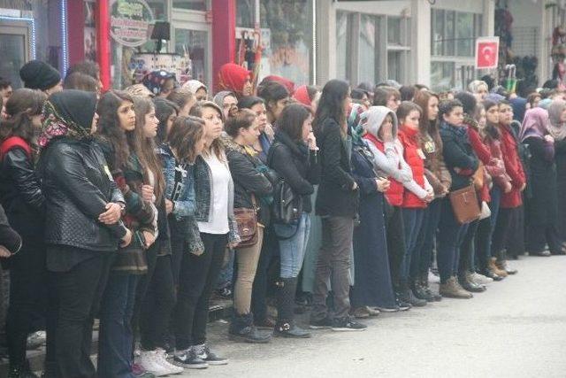 Kazada &Ouml;len Lise &Ouml;ğrencisi Son Yolculuğuna Uğurlandı 1