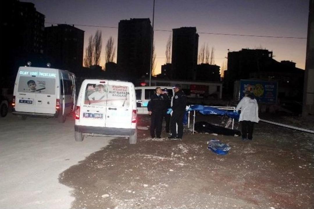 Lise &Ouml;ğrencisi 12. Kattan Atladı