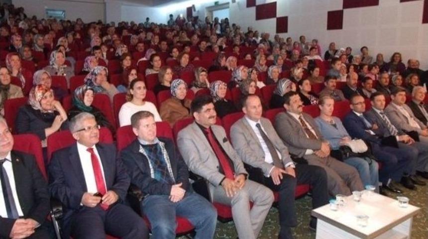Demirci&rsquo;de Kişisel Gelişim Semineri