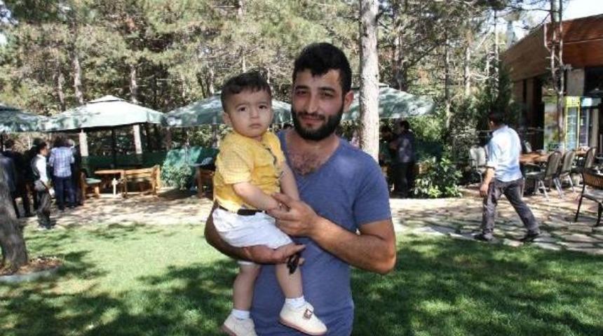 Gazi &Ccedil;ağlar Ulu, 1 Yaşındaki Oğlunun Asker Olmasını Istiyor