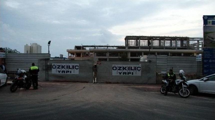 Bakanın Ziyaret Edeceği Tesis İnşaatında İskele &Ccedil;&ouml;kt&uuml;, 4 İş&ccedil;i Yaralandı