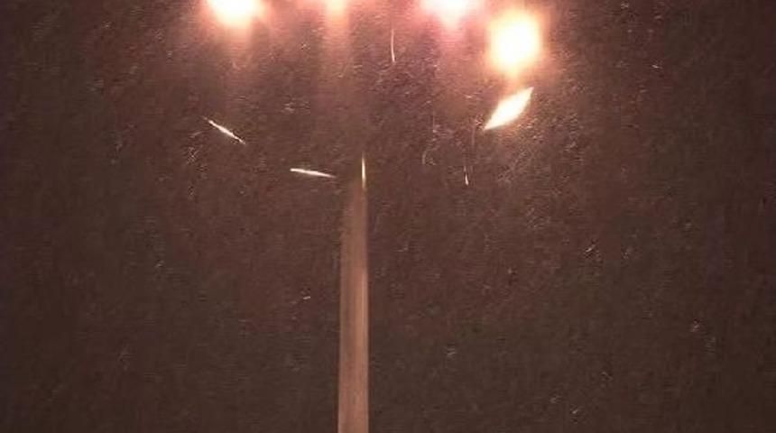 İstanbul'un Y&uuml;ksek Kesimlerinde Kar Yağışı Başladı