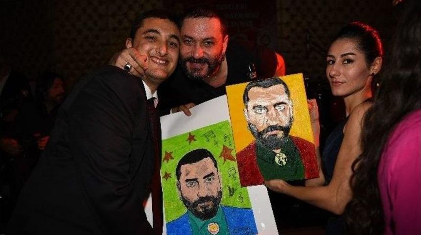 H&uuml;sn&uuml; Şenlendirici&rsquo;den Anlamlı Konser