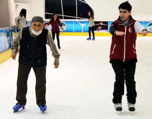 Kayak Tutkunu Dedeye Yolun Karşısına Geçerken Otomobil Çarptı