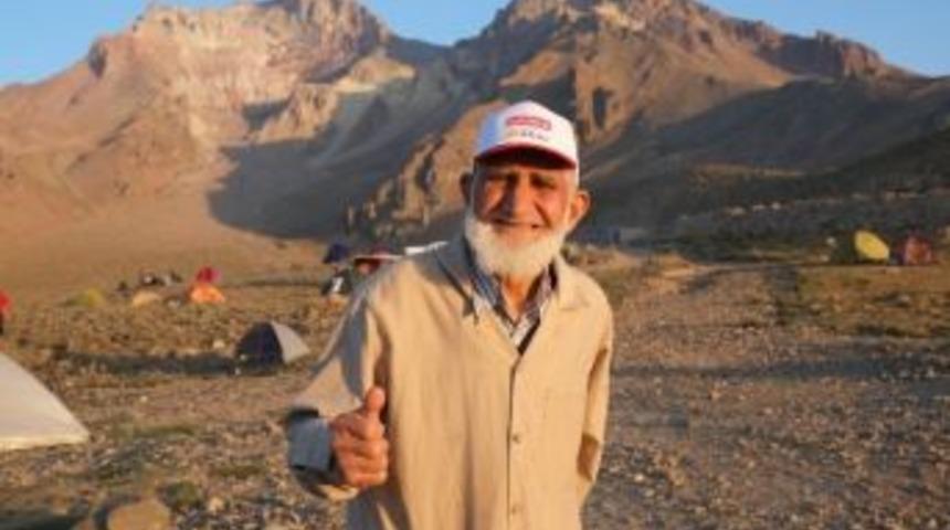 78 Yaşındaki Hasan Dede, Buz Pateni Yapmaktan D&ouml;nerken Trafik Kazasında Hayatını Kaybetti