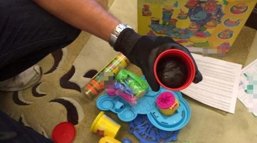 Oyun Hamurlarından Uyuşturucu Çıktı