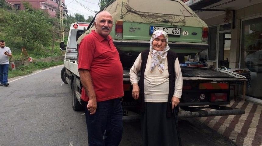 Eşinden Kalan 1979 Model Klasik Arabasını Kızılay’a Bağışladı