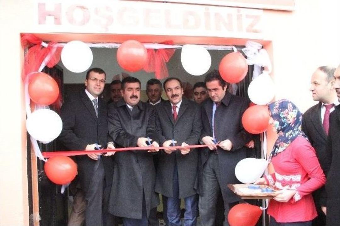 Gevaş&rsquo;ta Kadın K&uuml;lt&uuml;r Merkezi Ve &Ccedil;ok Ama&ccedil;lı Spor Salonu Hizmete A&ccedil;ıldı